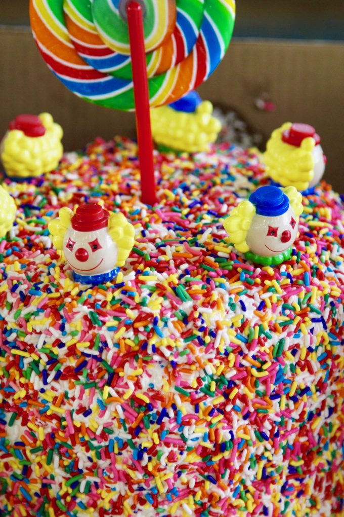 OC FAIR 2017 | Judging Cakes and Cupcakes Clown Cake