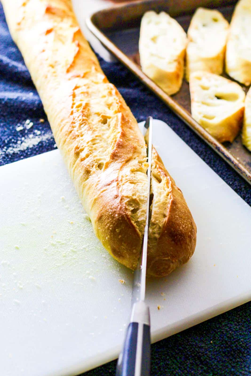 croutons slicing baguettes letting