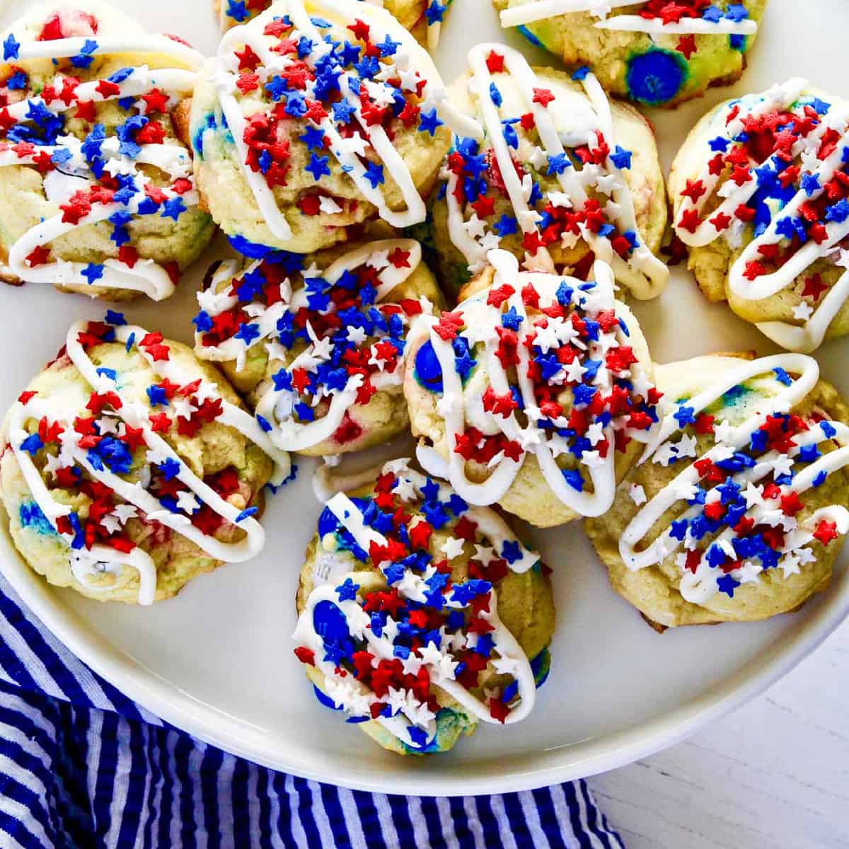 Red White and Blue M&M Cookie Bars - Patriotic Cookies!