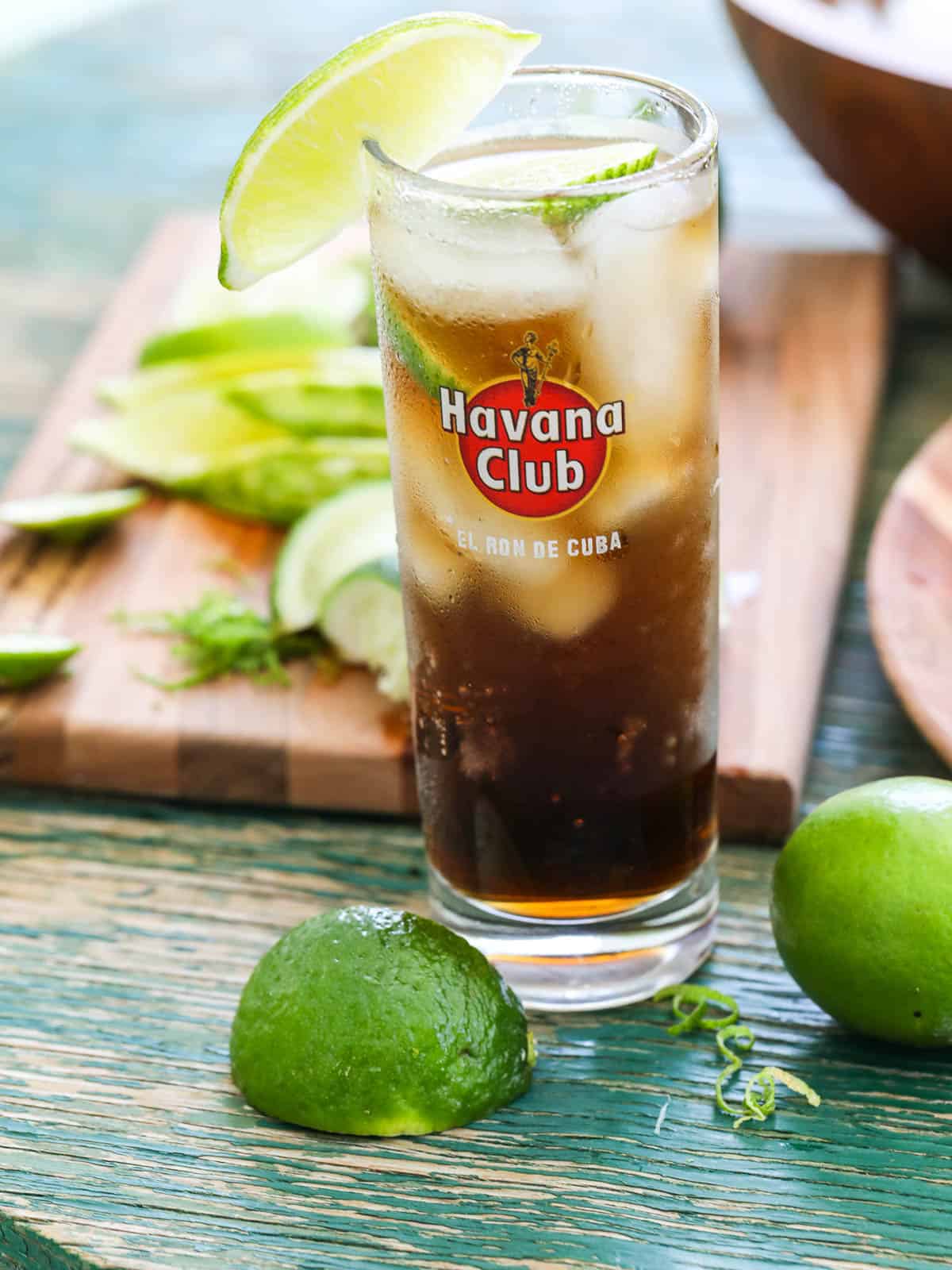 How to make a Cuba Libre with Spiced Rum – Devon Rum Co.