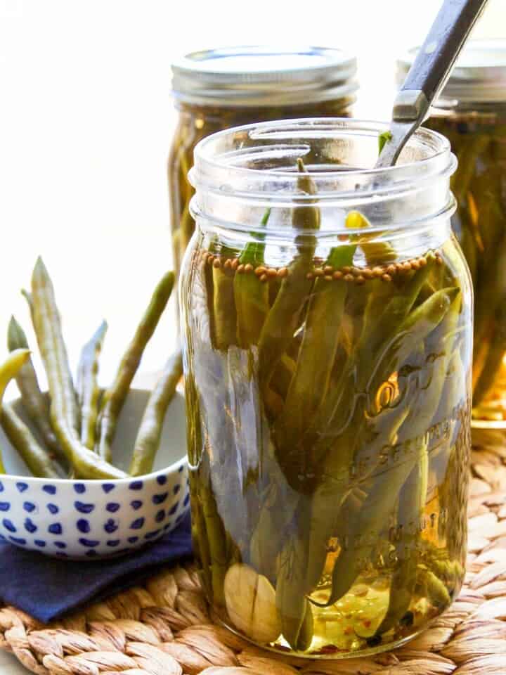 Pickled Green Beans Recipe (Dilly Beans) Delicious Table
