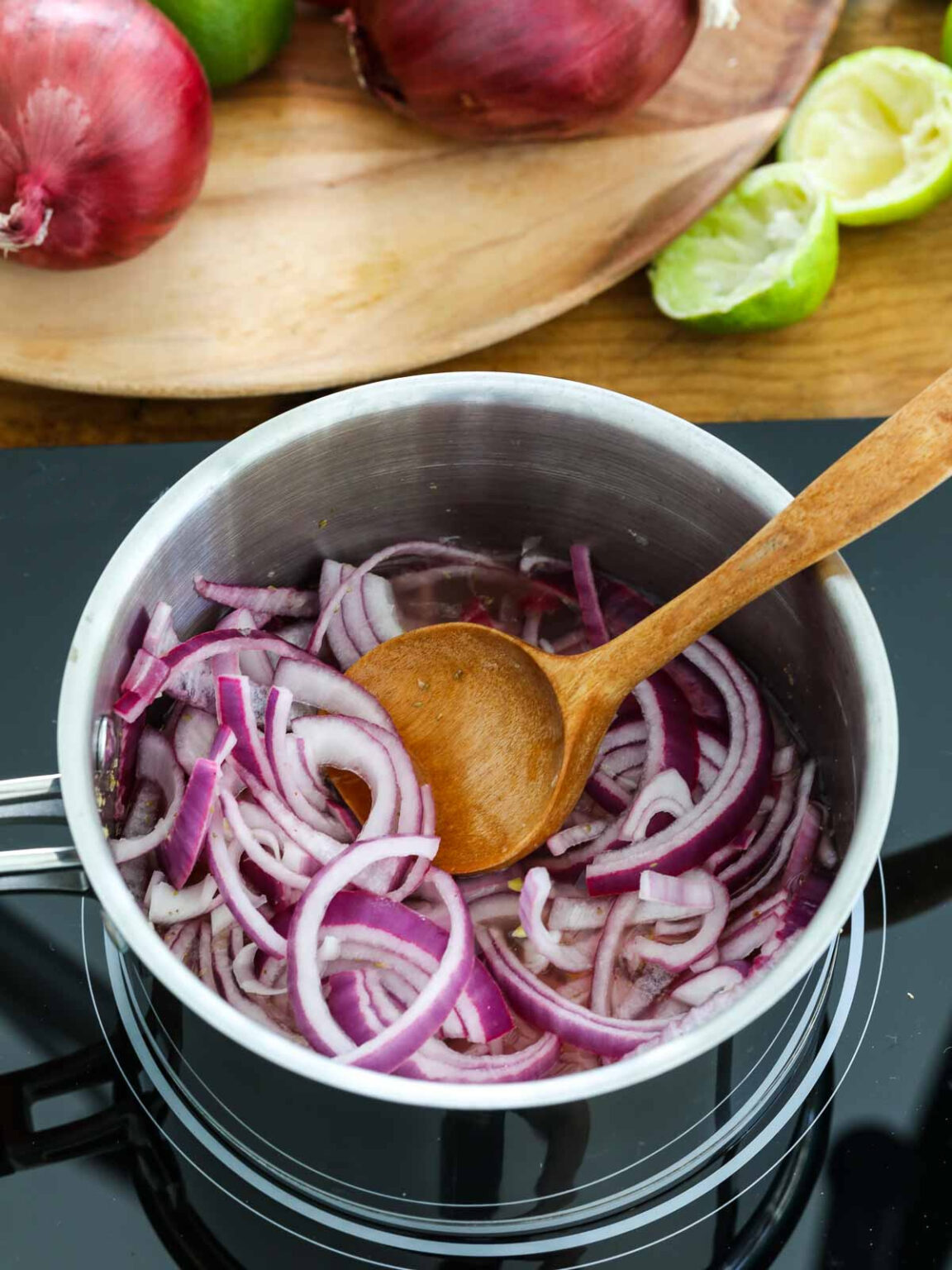 Mexican Pickled Red Onions Recipe (Quick & Easy) Delicious Table