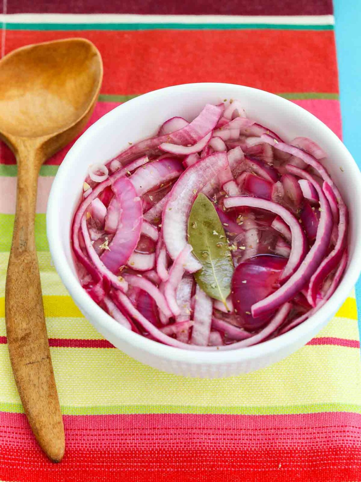 Mexican Pickled Red Onions Recipe (Quick & Easy) Delicious Table